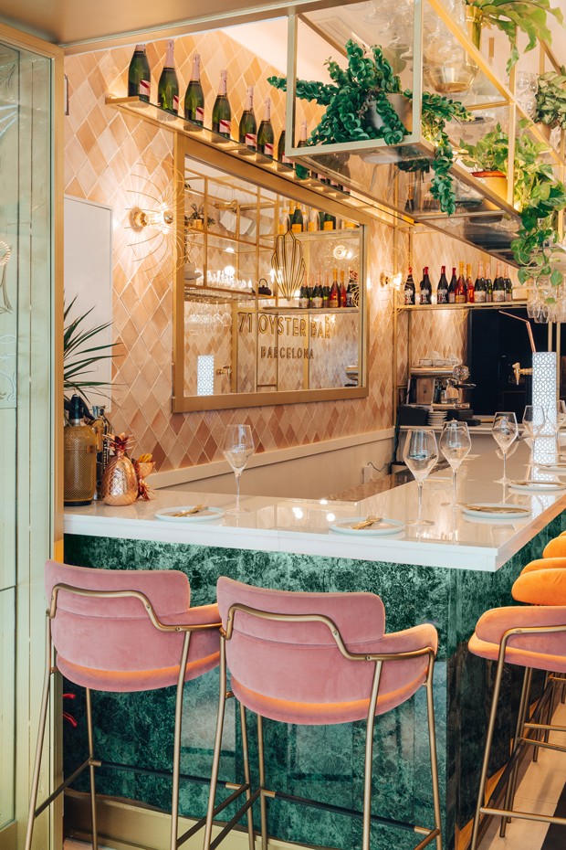4 ideias de décor deste bar e clube com referência a conchas de Barcelona (Foto: FOTOS RUBEN ORTIZ / DIVULGAÇÃO )