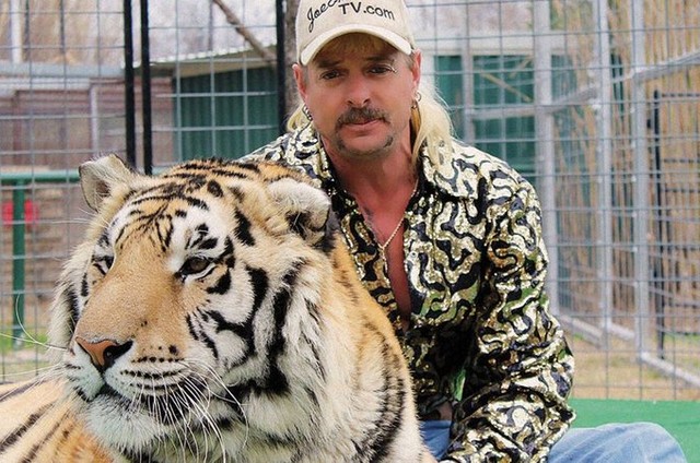 Joe Exotic em 'A máfia dos tigres' (Foto: Divulgação)