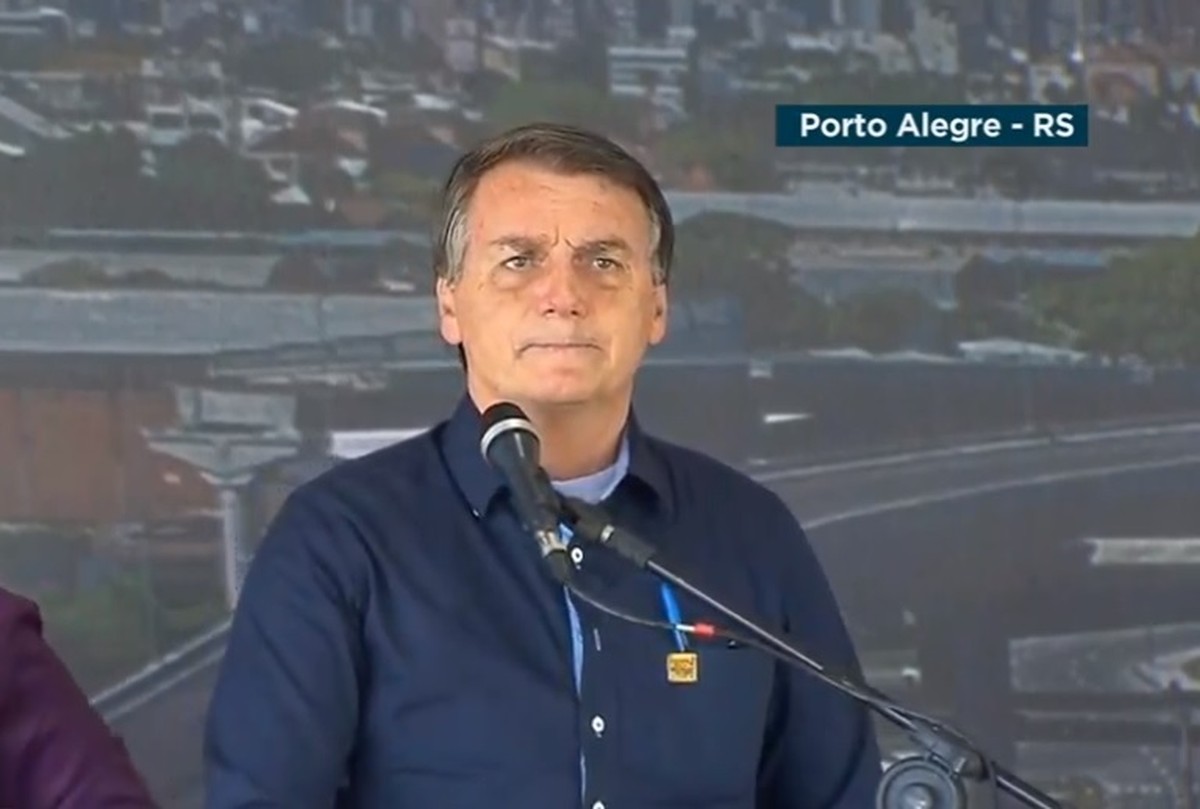 Com mortes em alta, Bolsonaro diz que 'estamos vivendo um finalzinho de pandemia'