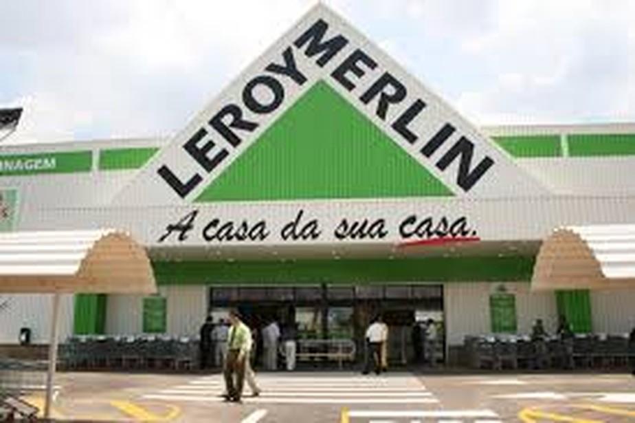 Contra Coronavirus Leroy Merlin Cria Mascaras Em Impressora 3d