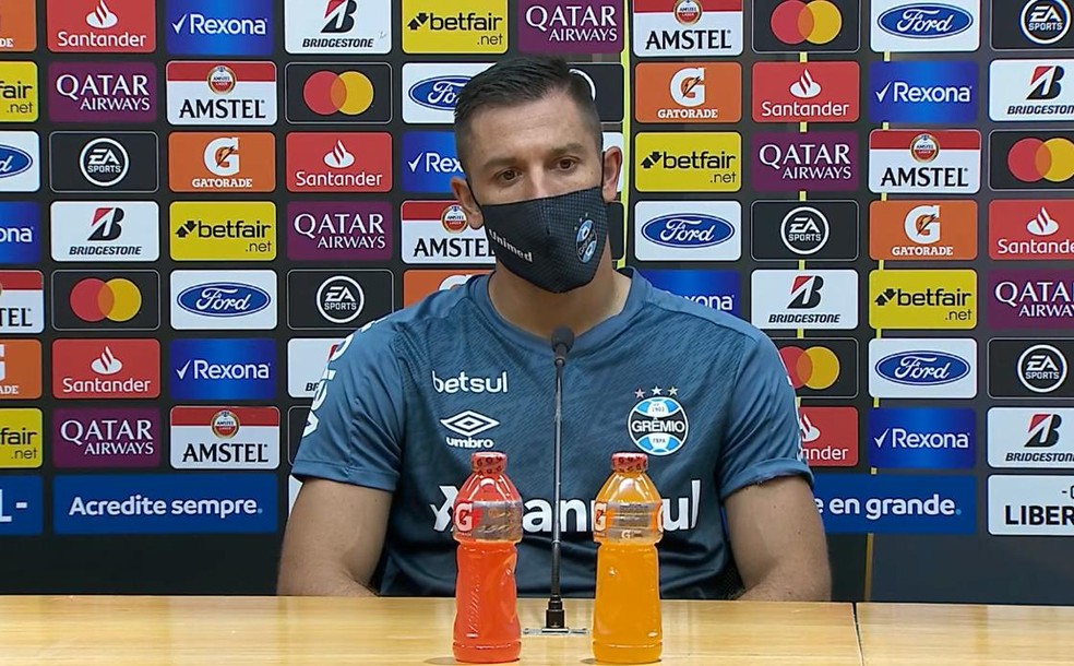 Churín nega Grêmio dominado e pede para grupo virar a página: Derrota para amadurecer