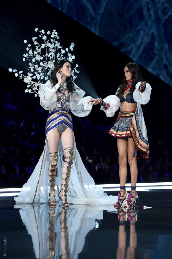 Gizele Oliveira e Min Xi (Foto: Getty Images) Gizele Oliveira e Min Xi (Foto: Getty Images)