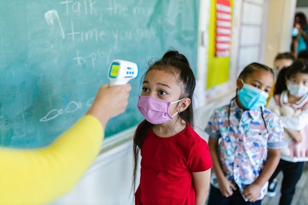 Volta às aulas durante a pandemia; escola (Foto: RODNAE Productions / Pexels)