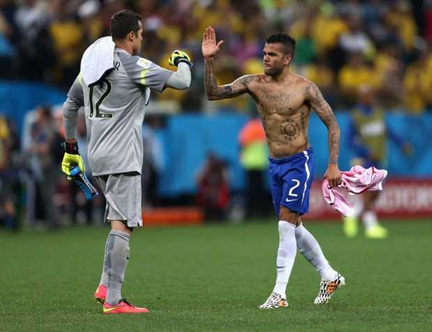Estreia não foi a melhor partida de Daniel Alves pela seleção (Foto: Getty Images)