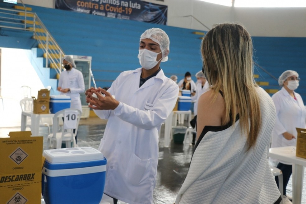 Vacinas foram aplicadas em ação na Unimar em julho — Foto: Prefeitura de Marília/Divulgação