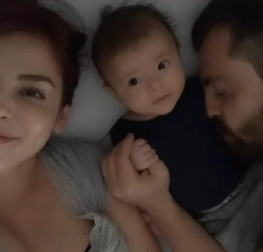 Bebê acorda às 5h e Titi Müller faz clique fofo em família ...