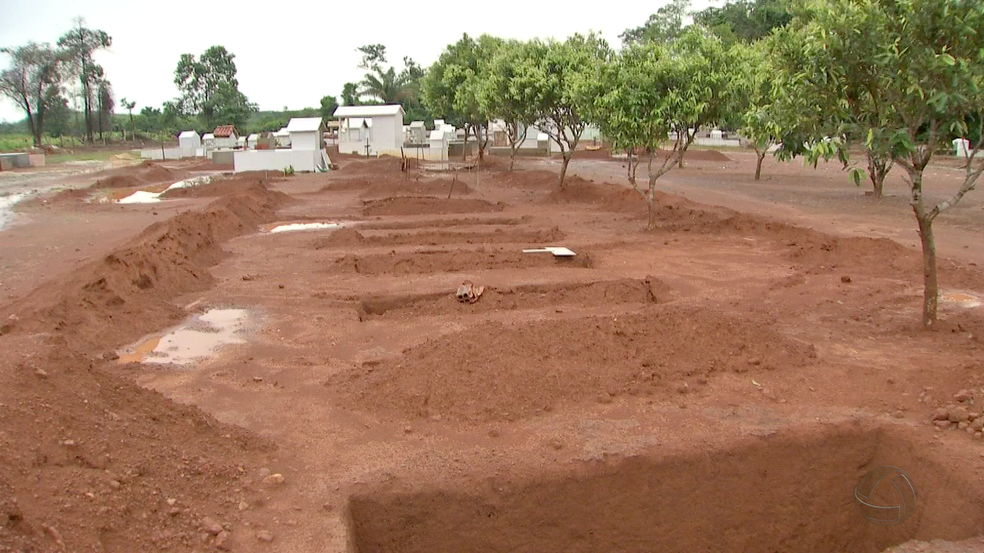 Nove trabalhadores foram assassinados; local onde os corpos foram enterrados em Colniza — Foto: Reprodução/TVCA