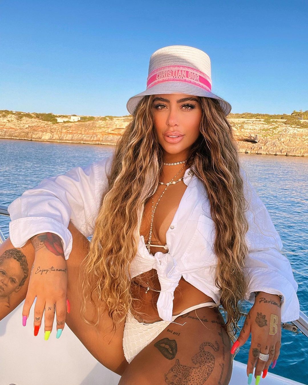 Rafaella faz passeio de barco em Ibiza, na Espanha (Foto: Reprodução/Instagram)