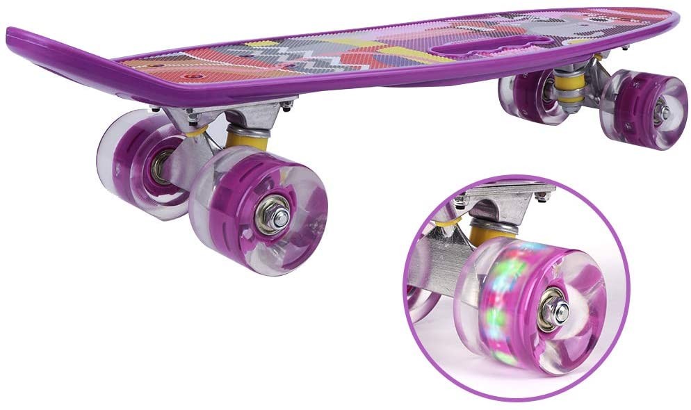 Comdy Skateboard, skate de quatro rodas, rodas piscantes duráveis roxas ao ar livre para crianças iniciantes (Foto: Divulgação)