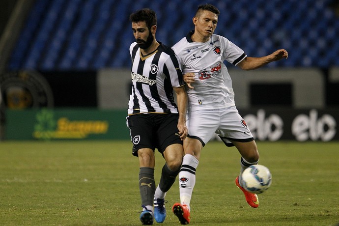 Rafael Oliveira e Renan Fonseca Botafogo x Botafogo-PB (Foto: Vitor Silva / SSPress)
