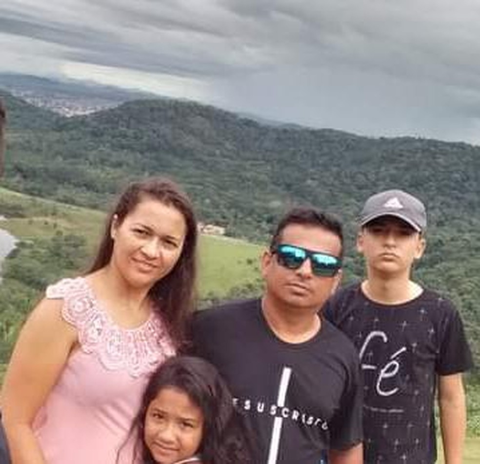 Família vai tentar gravidez para salvar vida do jovem — Foto: Arquivo pessoal 