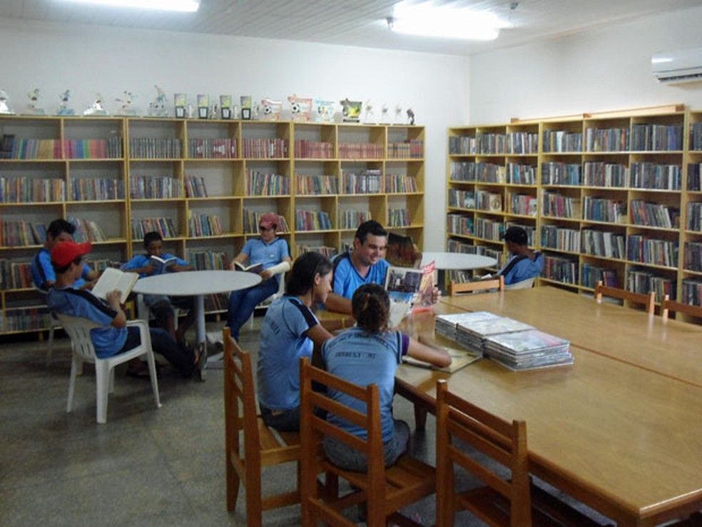 Biblioteca da Escola Estadual Dom Aquino, em Juruena (MT) (Foto: Arquivo pessoal/ Edilso Bratkoski)