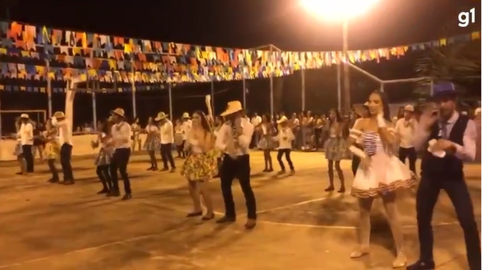 Quadrilha viralizou com dancinha TikTok — Foto: Reprodução/Instagram
