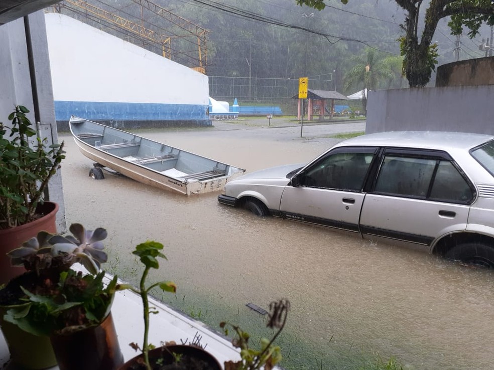 Chuva em Guaraqueçaba — Foto: Divulgação/Prefeitura de Guaraqueçaba