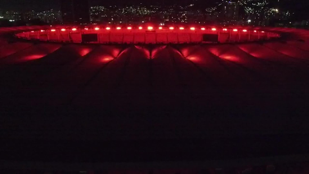 Maracanã se ilumina com as cores do Flamengo