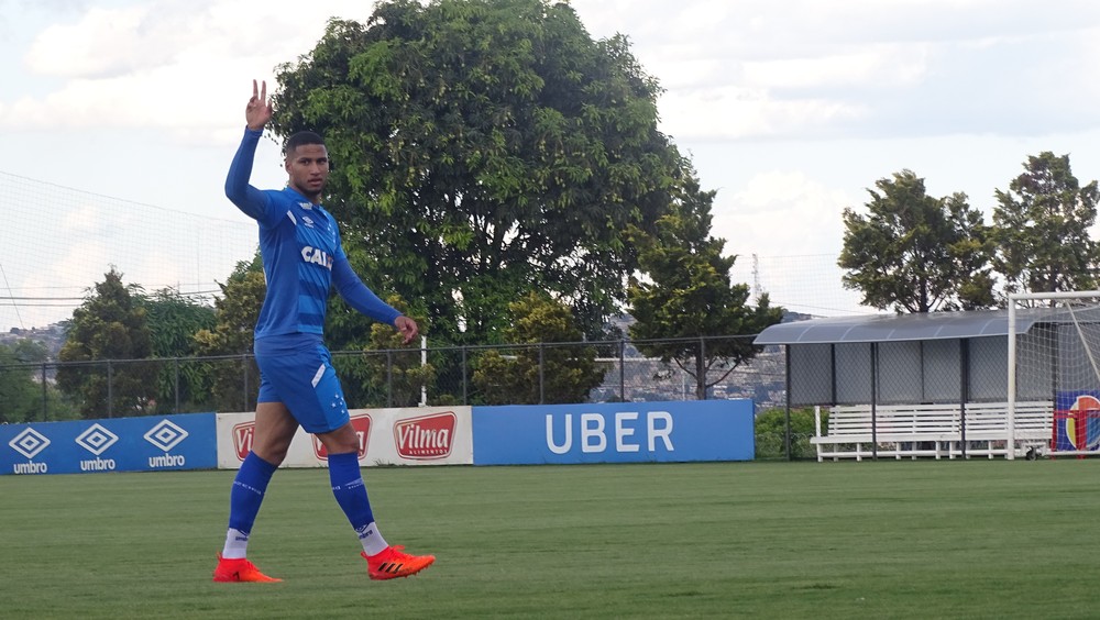 Cruzeiro afirma não ter interesse em vender Murilo antes da Libertadores