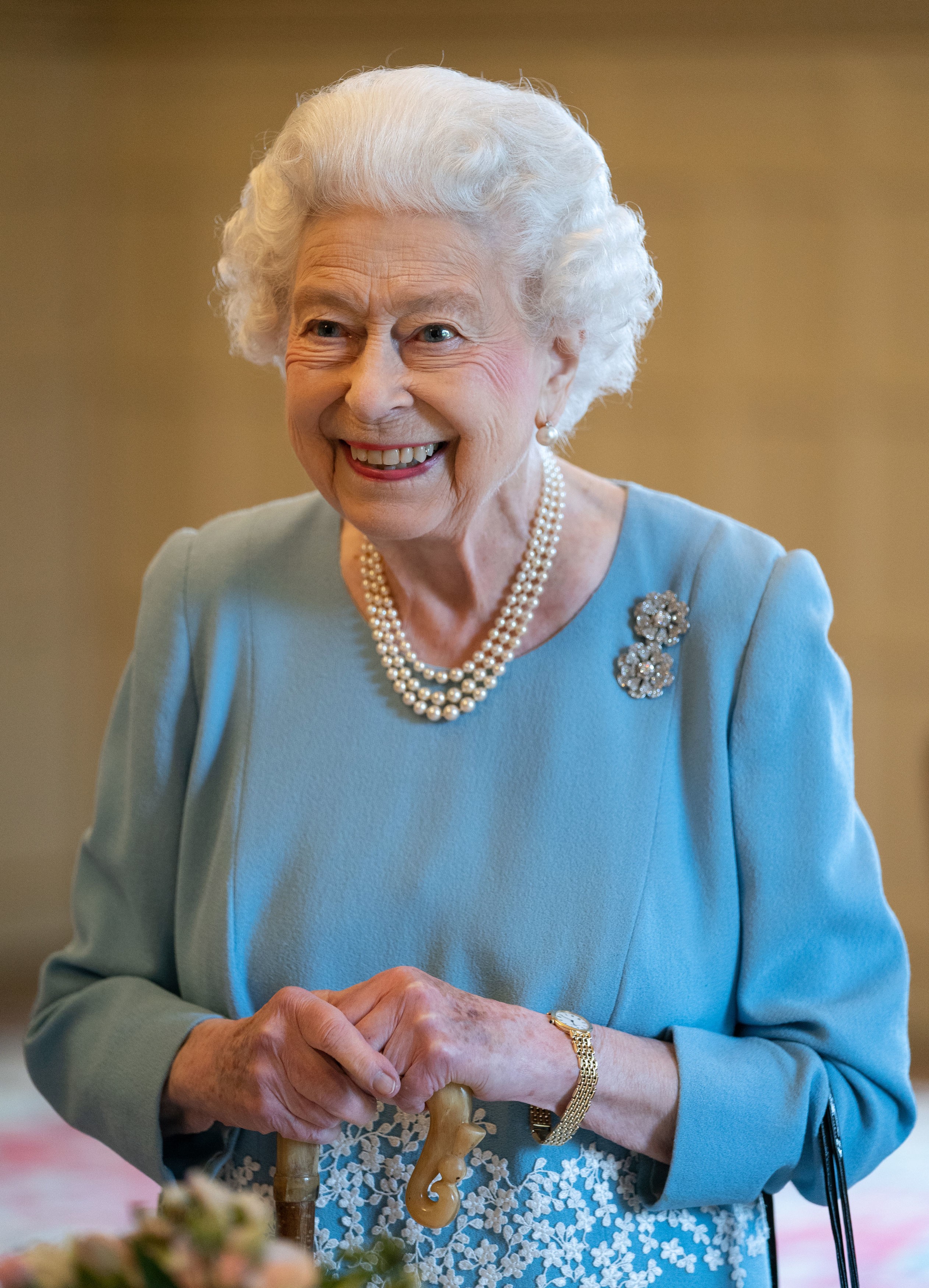 KING'S LYNN, ENGLAND - FEBRUARY 05: Queen Elizabeth celebrates the start of the Platinum Jubilee during a reception in the Ballroom of Sandringham House on February 5, 2022 in King's Lynn, England. The Queen came to the throne 70 years ago this Sunday whe (Foto: Getty Images)