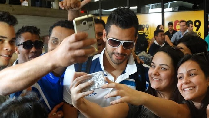 Perto da renovar, Fábio se defende de críticas: Não sou goleiro presepeiro