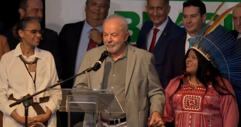 Lula anuncia novos ministros