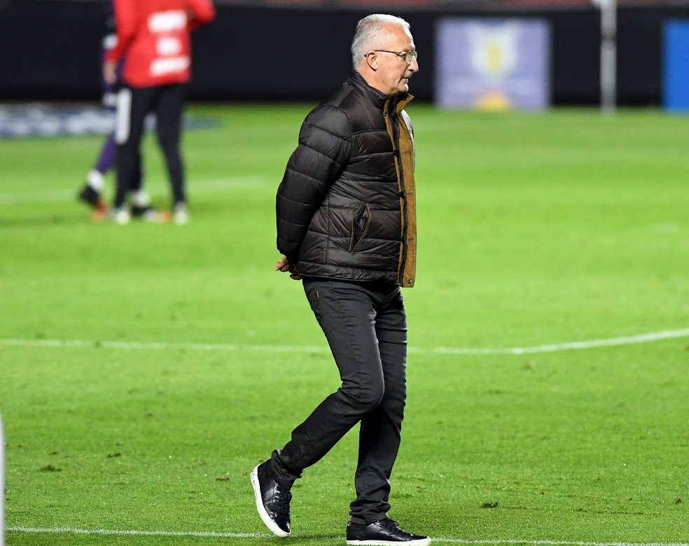 Dorival J�nior foi demitido do Athletico em agosto � Foto: Mauricio Mano/Athletico
