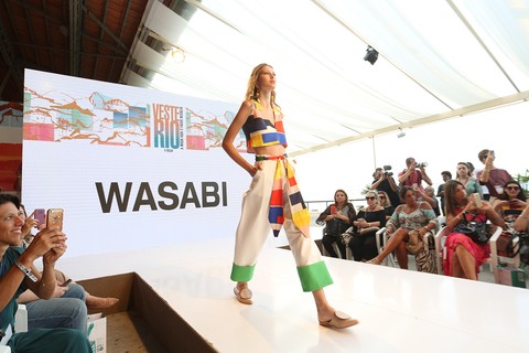 A Wasabi foi uma das grifes que apresentou seu verão 2019 - multicolorido!