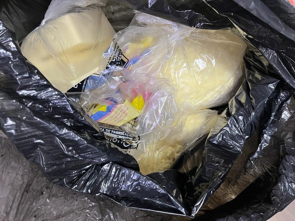 Produtos com prazo de validade vencido estavam sendo vendidos — Foto: Vigilância Sanitária de Maceió
