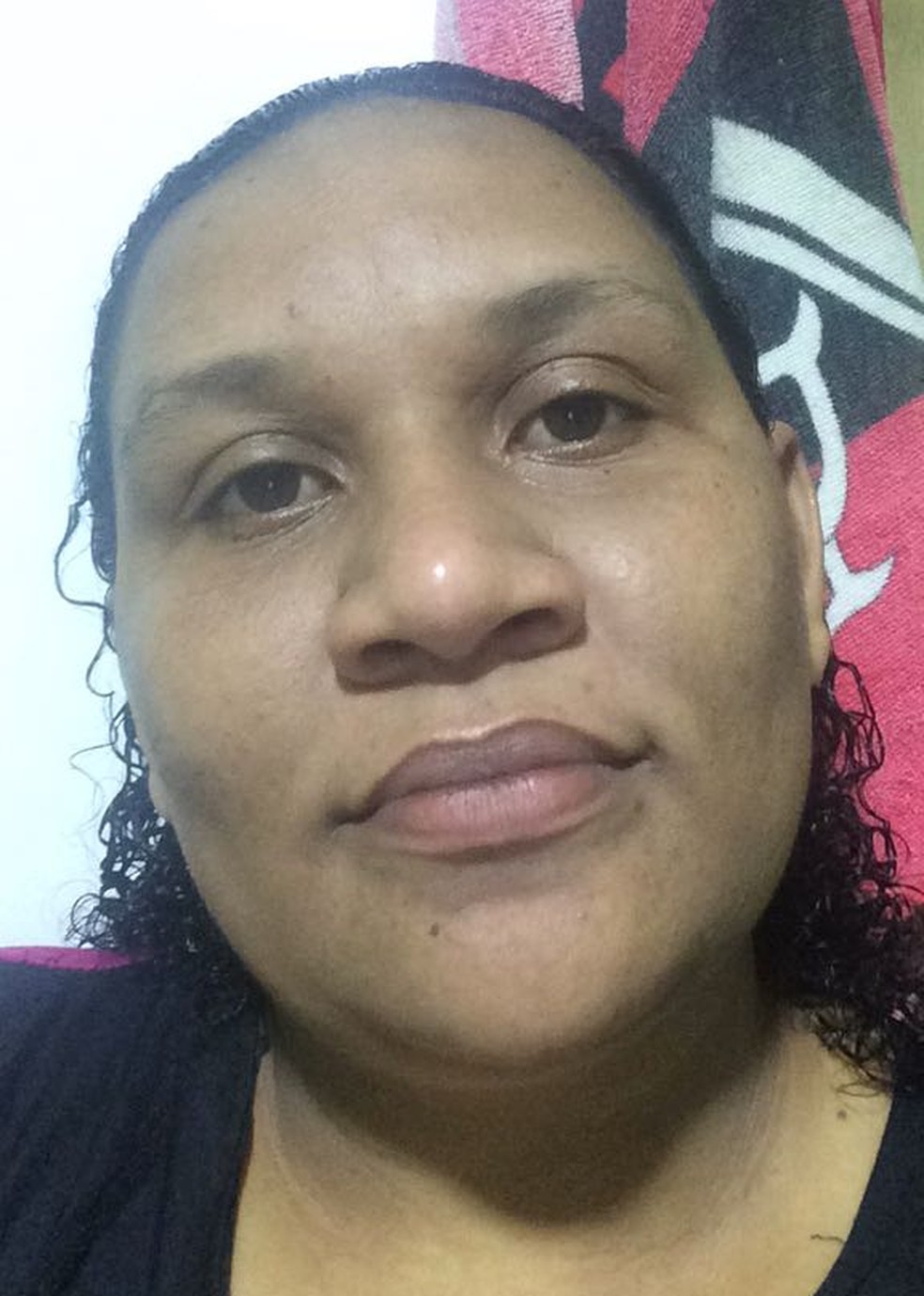 Alcione de Souza Silva ganhou na JustiÃ§a uma indenizaÃ§Ã£o de R$ 15 mil apÃ³s ficar presa em fios de alta tensÃ£o de um poste (Foto: Arquivo Pessoal)