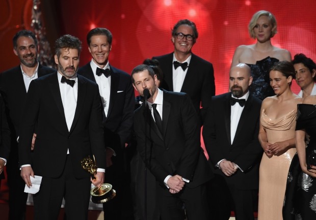 Equipe de 'Game of Thrones' recebe prêmio de Melhor Série Dramática (Foto: Kevin Winter/Getty Images)