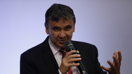 Bolsa Família: governo vê indícios de irregularidades em 10 milhões de beneficiários, diz ministro
