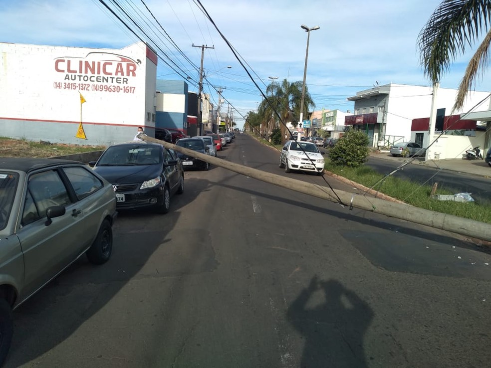 Acidente aconteceu na manhã desta quarta-feira (24) na Rua Benedito Alves Delfino em Marília — Foto: Corpo de Bombeiros/Divulgação