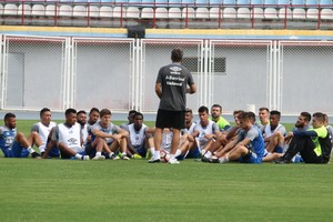 Grêmio fecha preparação com rachão na Venezuela e sem indicar time