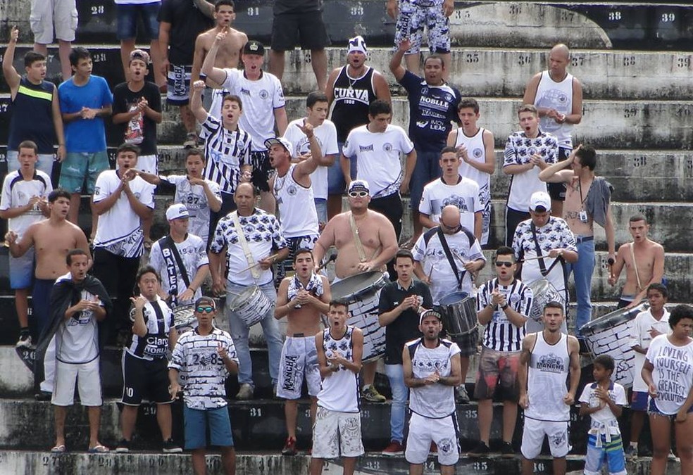 Torcida tem comparecido em peso aos jogos do Comercial (Foto: ReproduÃ§Ã£o/EPTV)