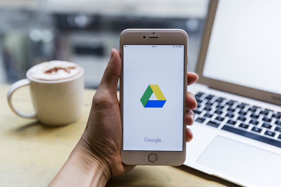 Confira os melhores serviços de armazenamento em nuvem, como o Google Drive — Foto: Reprodução/Getty Images