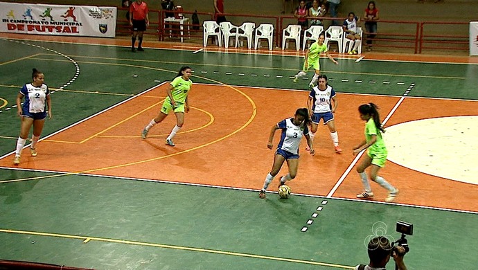 Campeonato Municipal de Futsal feminino no ginásio do Sesi (Foto: Reprodução/Rede Amazônica Acre)