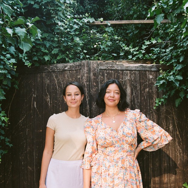 Sarah Raphael e Naomi Shimada (Foto: Kathryn Deem (Condé Nast))