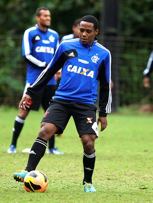 Elias e Carlos Eduardo são dúvidas também para jogo contra o Cruzeiro