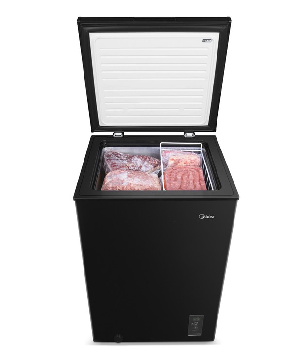 Freezer horizontal digital FlexBeer 100 litros, da Midea, pode ser usado como refrigerador, freezer e conservador (Foto: Divulgação)