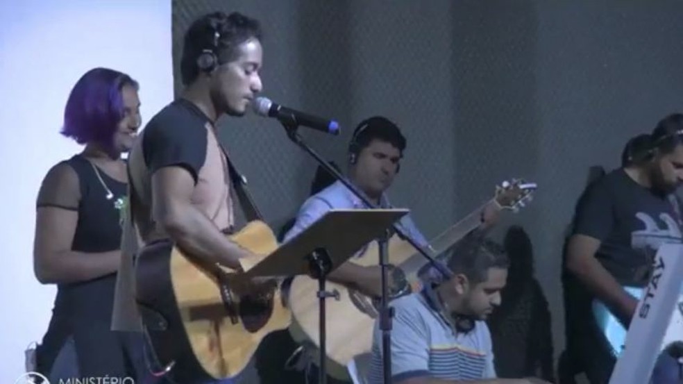 Gabriel ministrava o louvor em uma Igreja Batista de Santa MÃ´nica.  â Foto: Imagens de Arquivo