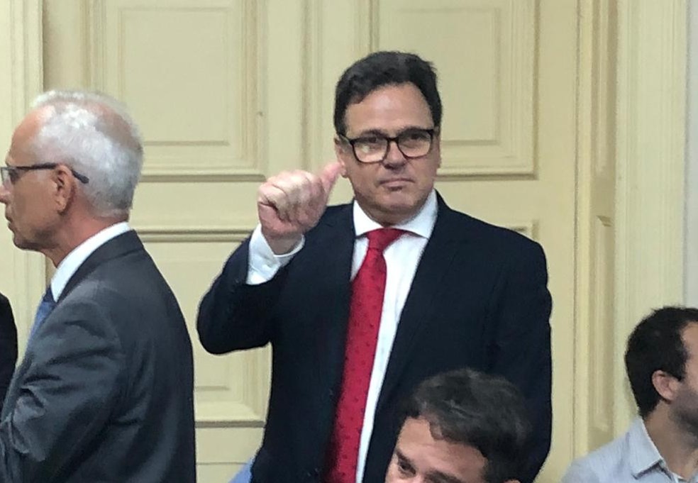 Rodrigo Dunshee, vice geral do Flamengo, na Alerj ao lado do CEO do clube, Reinaldo Belotti — Foto: Caíque Andrade