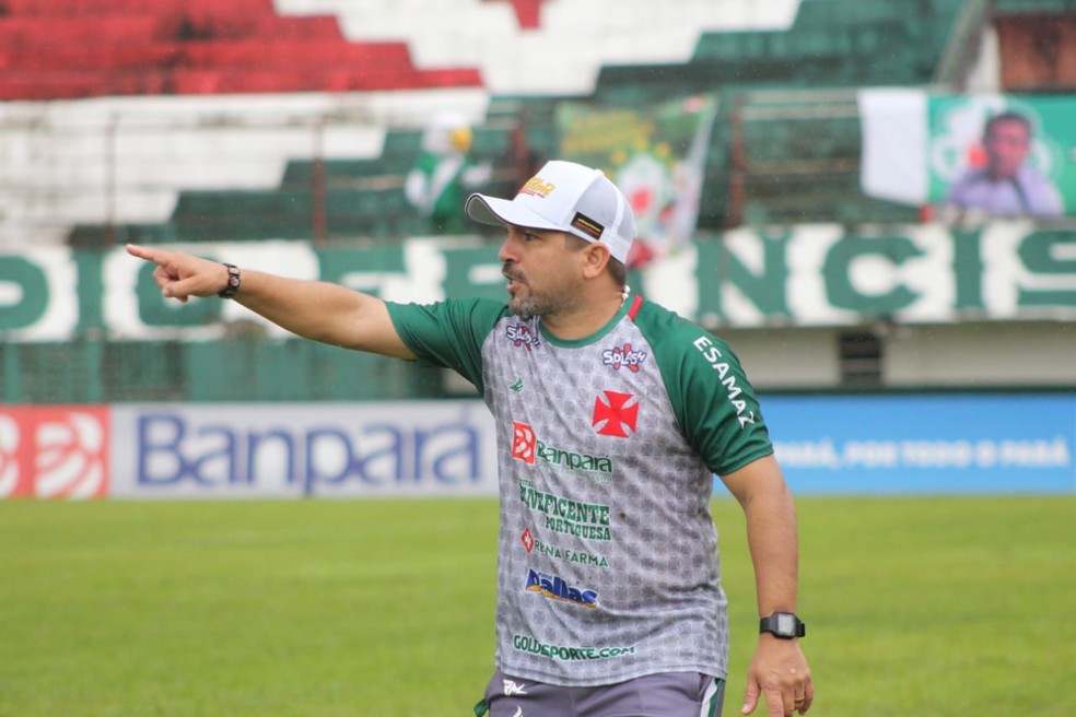 Robson Melo, treinador da Tuna — Foto: Matheus Vieira