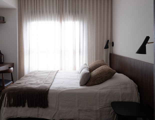Apartamento de 100 m² exibe decoração clean e paleta de cores sóbria  (Foto: Murilo Gabriele )