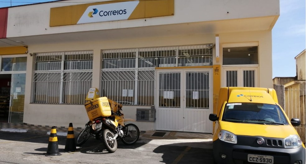 Ag&ecirc;ncia dos Correios de Nazar&eacute; Paulista &eacute; assaltada &mdash; Foto: Lucas Rangel/ TV Vanguarda