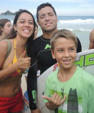 Adriano de Souza Rio Pro fãs surfe (Foto: David Abramvezt)