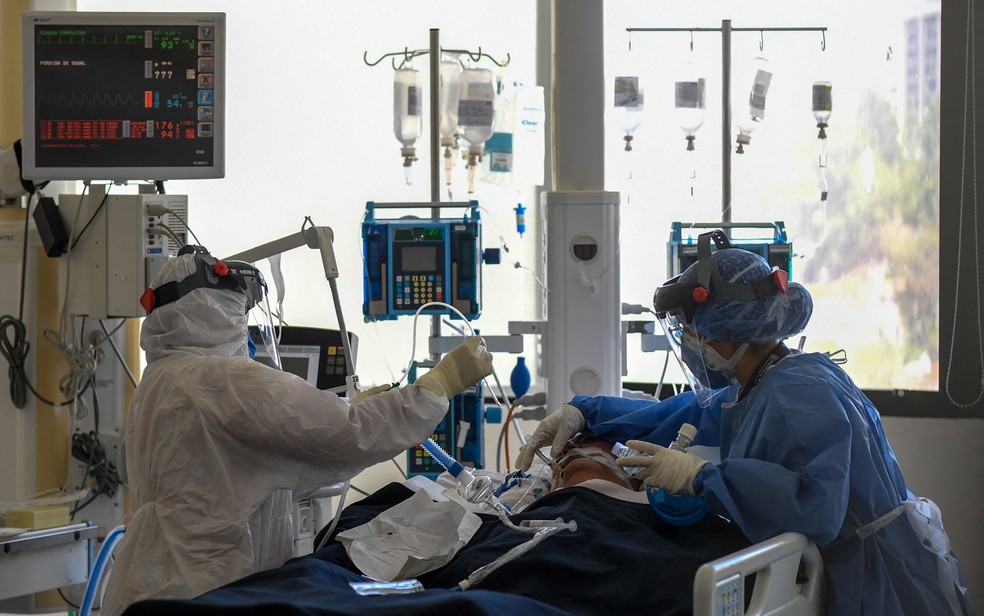 Paraná tem mais de 5 mil pessoas internadas com Covid-19 ou suspeita da doença — Foto: Federico Parra/AFP 