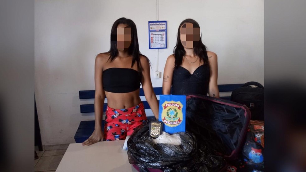 Jovens presas com drogas em mala no ParÃ¡ â€” Foto: ReproduÃ§Ã£o/Redes sociais