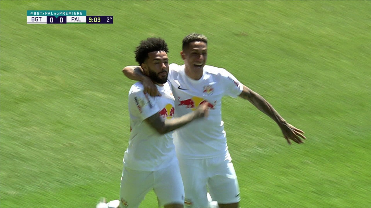 3� gol - Claudinho chuta, a bola desvia na zaga e encobre W�verton, do Palmeiras
