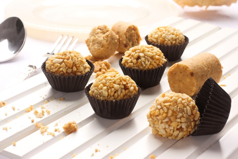 Mistura Bem Brasileira Aprenda A Fazer Um Delicioso Brigadeiro De Pacoca Cozinha Paranaense Gshow