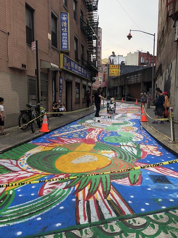 Artista transforma rua mais mortal dos EUA com mural gigantesco (Foto: Divulgação)