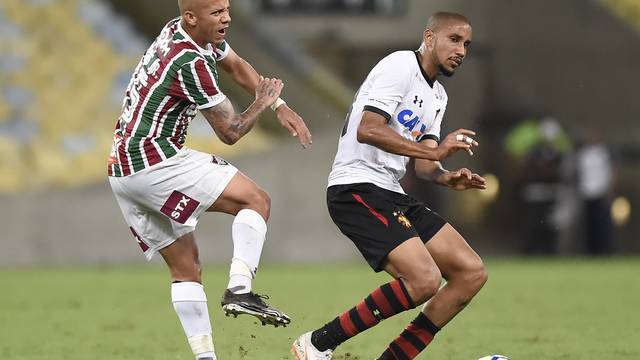 Marcos Junior teve a melhor chance do Fluminense no 1º tempo