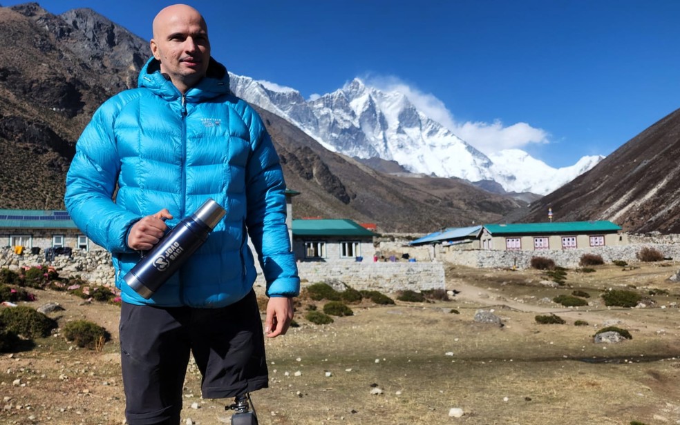 Joo Saci, 38 anos, teve perna ampurada aps cncer e chegau  base do Everest  Foto: Reproduo/Arquivo pessoal